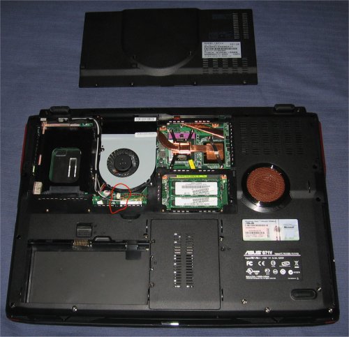 Notebook Asus G71V visto da sotto